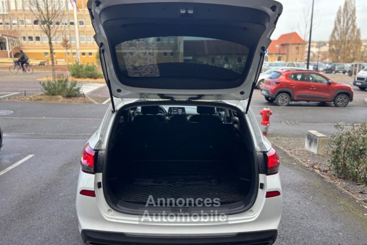 Hyundai i30 CW 1.6 CRDI 115CH BUSINESS DCT BVA CARPLAY SIEGE VOLANT CHAUFFANT ( photo roues hiv... - <small></small> 14.490 € <small>TTC</small> - #19