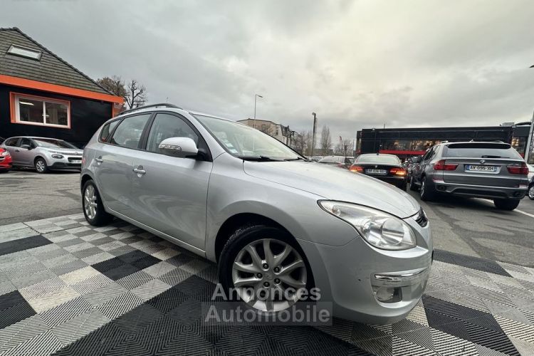 Hyundai i30 CW 1.6 CRDI115 PACK CONFORT - <small></small> 2.490 € <small>TTC</small> - #1