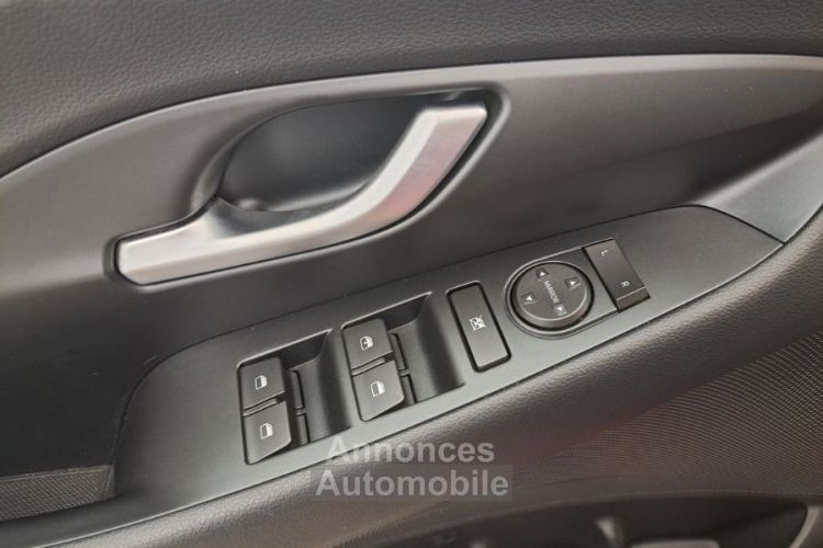 Hyundai i30 FASTBACK 1.0 T-GDi 120 - <small></small> 17.990 € <small>TTC</small> - #11