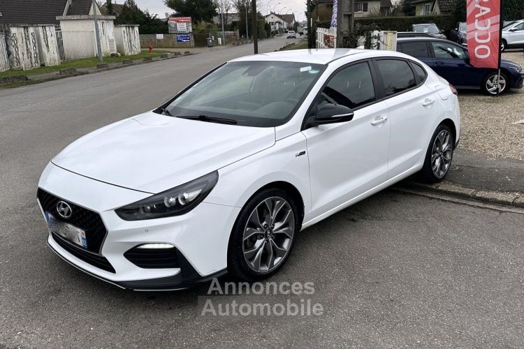 Hyundai i30 Fastback Berline 1.4 T-GDI 140 DCT-7 FASTBACK LINE 11659HT GARANTIE 12 MOIS TBEG - <small></small> 13.990 € <small>TTC</small> - #1