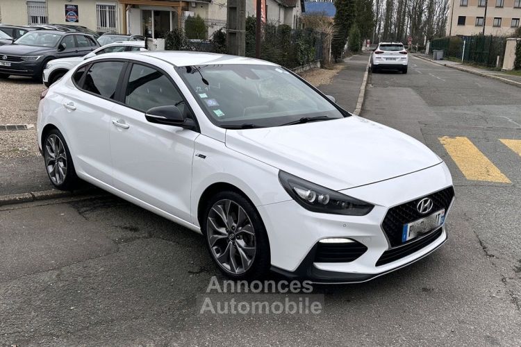 Hyundai i30 Fastback Berline 1.4 T-GDI 140 DCT-7 FASTBACK LINE 11659HT GARANTIE 12 MOIS TBEG - <small></small> 13.990 € <small>TTC</small> - #4