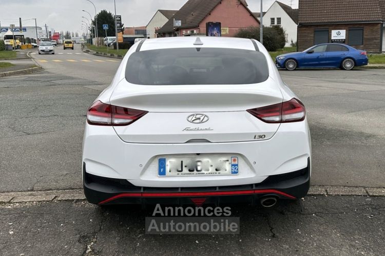 Hyundai i30 Fastback Berline 1.4 T-GDI 140 DCT-7 FASTBACK LINE 11659HT GARANTIE 12 MOIS TBEG - <small></small> 13.990 € <small>TTC</small> - #8