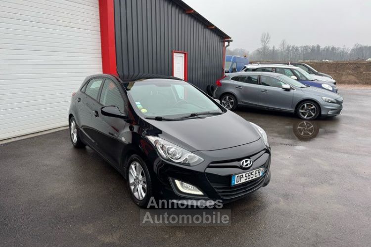 Hyundai i30 II (CZE) HB 1.6 CRDi 16V Blue Drive 110 cv- embryage neuf- feux led xénon- regulateur Clim auto- bv6- moteur chaîne - <small></small> 5.390 € <small>TTC</small> - #2