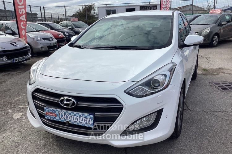 Hyundai i30 SW 1.6 CRDi Premium blue - <small></small> 9.900 € <small>TTC</small> - #1