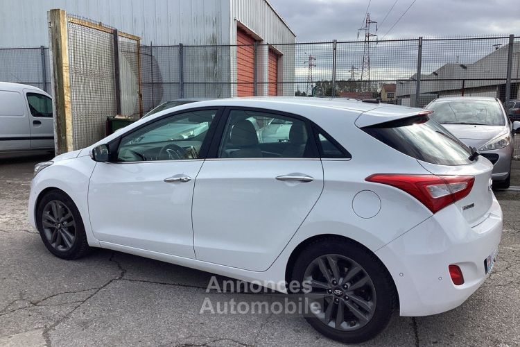 Hyundai i30 SW 1.6 CRDi Premium blue - <small></small> 9.900 € <small>TTC</small> - #6