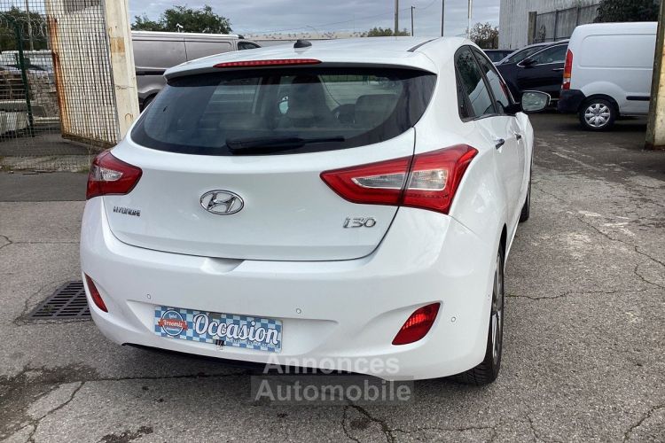 Hyundai i30 SW 1.6 CRDi Premium blue - <small></small> 9.900 € <small>TTC</small> - #8