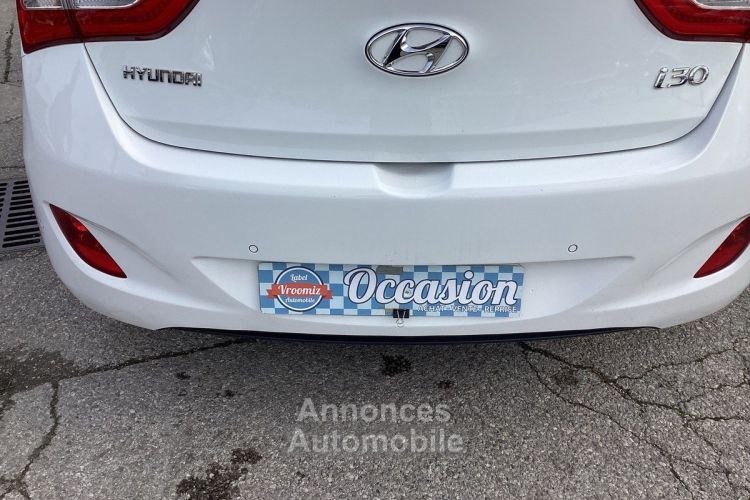 Hyundai i30 SW 1.6 CRDi Premium blue - <small></small> 9.900 € <small>TTC</small> - #22