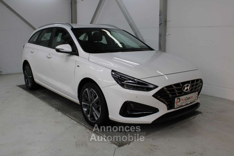 Hyundai i30 W 1.0 T-GDi MHEV ~ 48V Automaat Navi Full - <small></small> 19.990 € <small>TTC</small> - #1