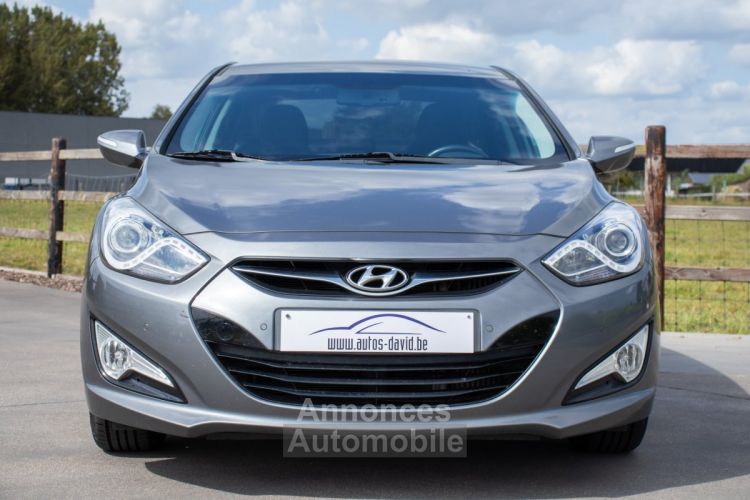 Hyundai i40 1.7 CRDi BlueDrive - HISTORIEK - STUURWIELVERWARMING - LEDER - CAMERA - AIRCO - KEYLESS - <small></small> 8.999 € <small>TTC</small> - #4