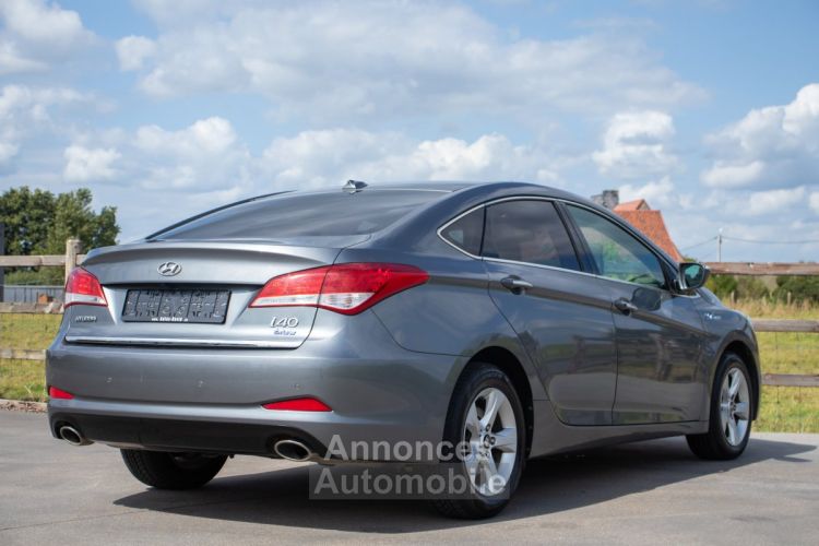 Hyundai i40 1.7 CRDi BlueDrive - HISTORIEK - STUURWIELVERWARMING - LEDER - CAMERA - AIRCO - KEYLESS - <small></small> 8.999 € <small>TTC</small> - #7