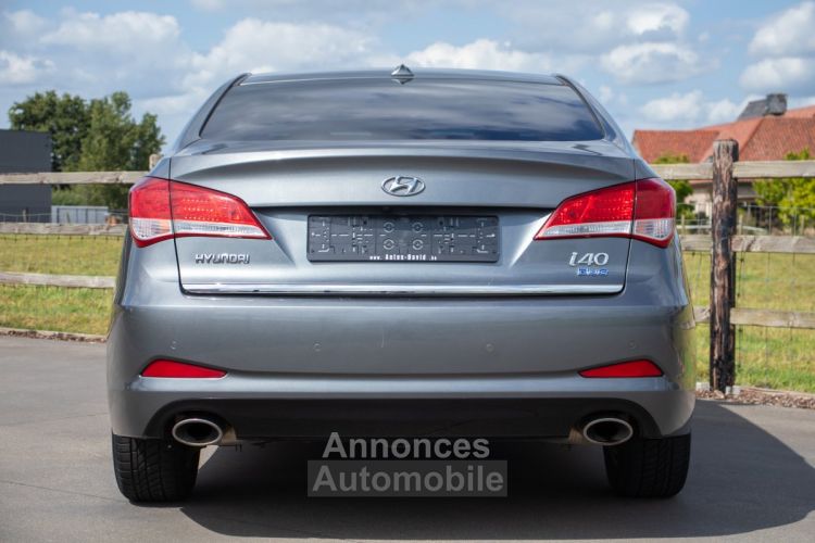 Hyundai i40 1.7 CRDi BlueDrive - HISTORIEK - STUURWIELVERWARMING - LEDER - CAMERA - AIRCO - KEYLESS - <small></small> 8.999 € <small>TTC</small> - #8