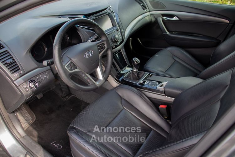 Hyundai i40 1.7 CRDi BlueDrive - HISTORIEK - STUURWIELVERWARMING - LEDER - CAMERA - AIRCO - KEYLESS - <small></small> 8.999 € <small>TTC</small> - #11