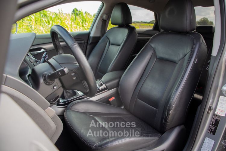 Hyundai i40 1.7 CRDi BlueDrive - HISTORIEK - STUURWIELVERWARMING - LEDER - CAMERA - AIRCO - KEYLESS - <small></small> 8.999 € <small>TTC</small> - #12