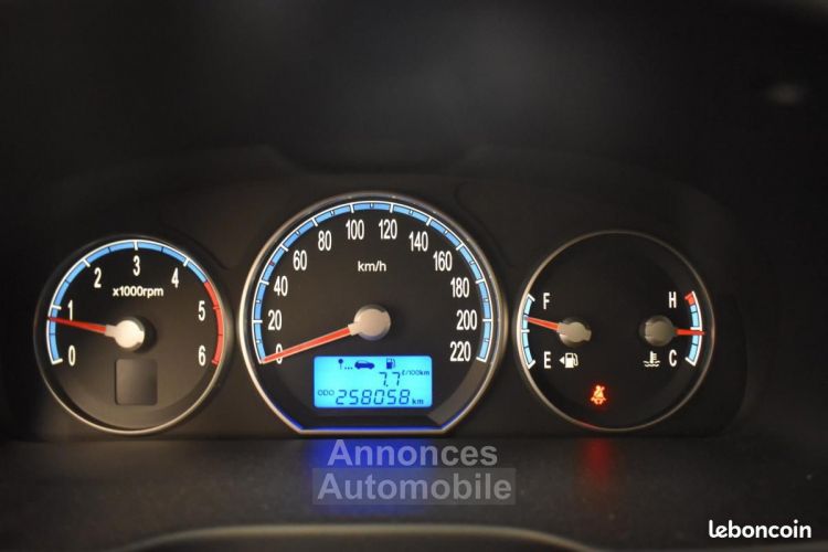 Hyundai Santa Fe 2.2 CRDI 155 CH EURO-2008 4WD 1ERE MAIN FRANCAISE SUIVI GARANTIE 6 A 60 MOIS - <small></small> 5.490 € <small>TTC</small> - #13