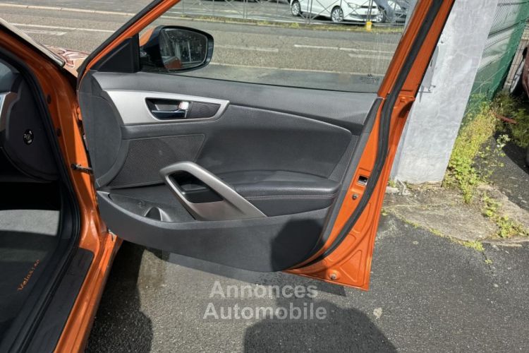 Hyundai Veloster 1.6 GDI - 140 Pack Premium Gps + Camera AR + Radar AR + Toit ouvrant - <small></small> 11.990 € <small>TTC</small> - #19