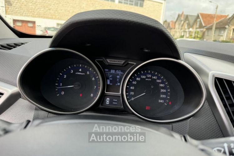 Hyundai Veloster 1.6 GDI - 140 Pack Premium Gps + Camera AR + Radar AR + Toit ouvrant - <small></small> 11.990 € <small>TTC</small> - #33