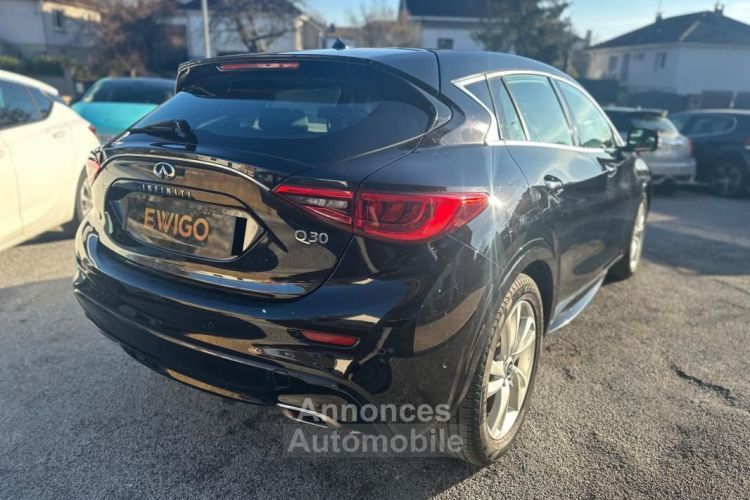 Infiniti Q30 1.5 D 110CH PREMIUM TECH - <small></small> 11.490 € <small>TTC</small> - #5