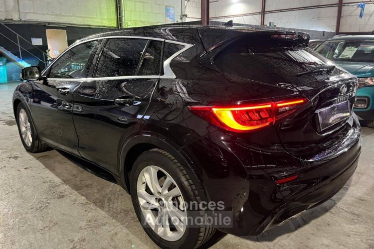 Infiniti Q30 1.5d 109ch Premium City Black DCT7 - <small></small> 13.490 € <small>TTC</small> - #6