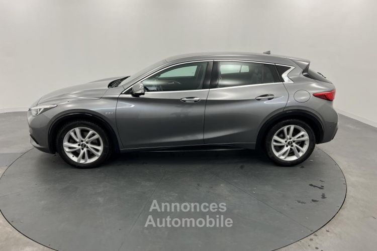 Infiniti Q30 2.2d 170 7DCT AWD Premium Tech - <small></small> 18.990 € <small>TTC</small> - #2