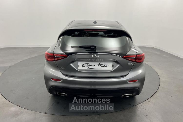 Infiniti Q30 2.2d 170 7DCT AWD Premium Tech - <small></small> 18.990 € <small>TTC</small> - #4