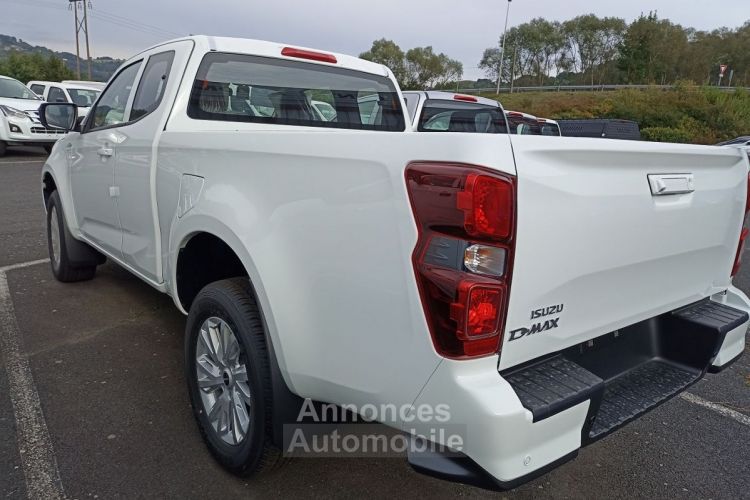 Isuzu D-Max 1.9 DDI 164CH N60 BB + SPACE - <small></small> 39.360 € <small>TTC</small> - #9