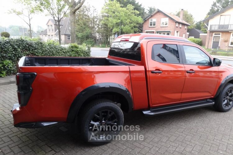 Isuzu D-Max 2024 1.9 Dubbel Cab 5-persoons V-Cross - <small></small> 68.349 € <small></small> - #20