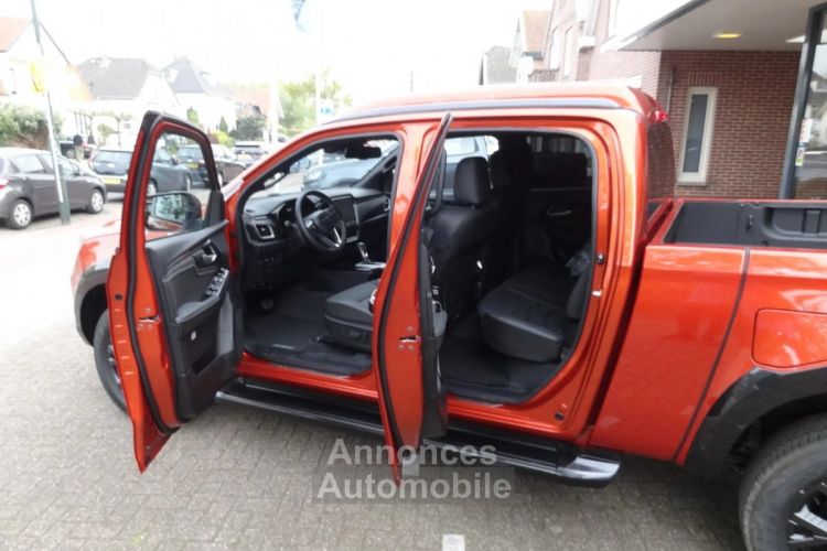 Isuzu D-Max 2024 1.9 Dubbel Cab 5-persoons V-Cross - <small></small> 68.349 € <small></small> - #30