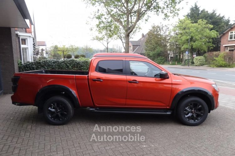 Isuzu D-Max 2024 1.9 Dubbel Cab 5-persoons V-Cross - <small></small> 68.349 € <small></small> - #49