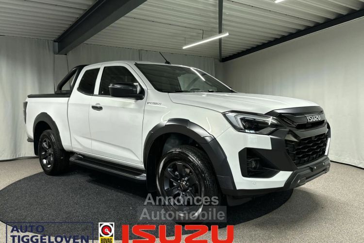 Isuzu D-Max 2024 1.9 Extended Cab V-Cross Automaat 3500KG Trekgewic - <small></small> 55.472 € <small></small> - #1