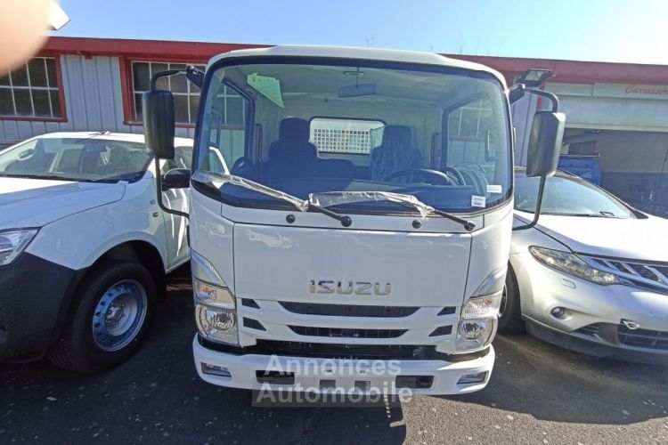 Isuzu M21 T E2500 - <small></small> 36.847 € <small>TTC</small> - #1