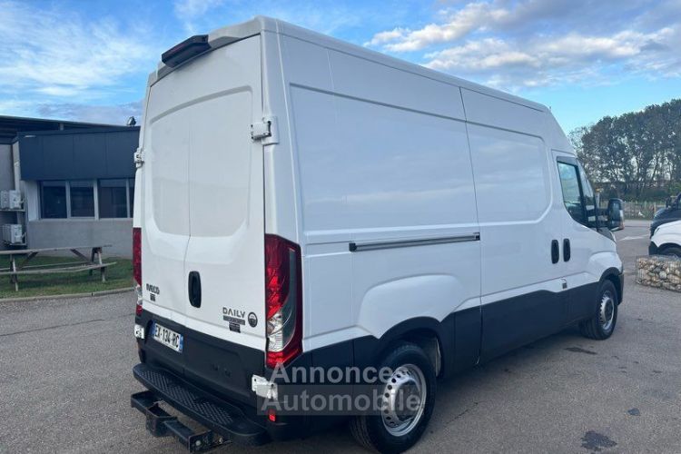 Iveco Daily 14990 ht 35s14 fourgon l2h2 BVA - <small></small> 17.988 € <small>TTC</small> - #3