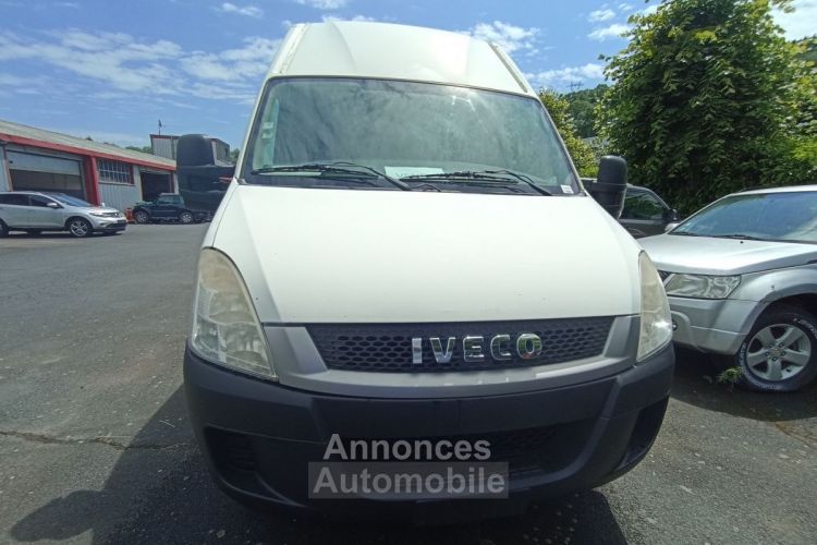 Iveco Daily 35C FG ROUES JUMELEES FOURGON PHASE 2 35C13V13 2.3 TD MOYEN SURÉLEVÉ 126 CV - <small></small> 6.800 € <small>TTC</small> - #1