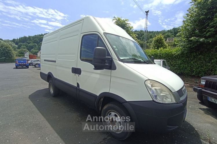 Iveco Daily 35C FG ROUES JUMELEES FOURGON PHASE 2 35C13V13 2.3 TD MOYEN SURÉLEVÉ 126 CV - <small></small> 6.800 € <small>TTC</small> - #3