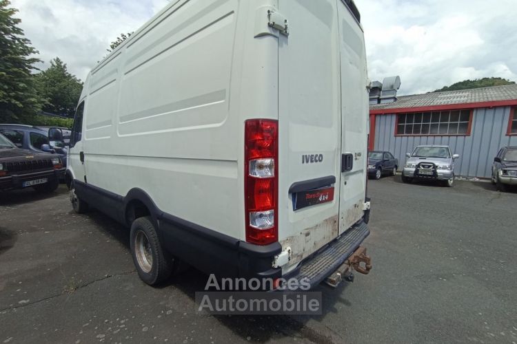 Iveco Daily 35C FG ROUES JUMELEES FOURGON PHASE 2 35C13V13 2.3 TD MOYEN SURÉLEVÉ 126 CV - <small></small> 6.800 € <small>TTC</small> - #5