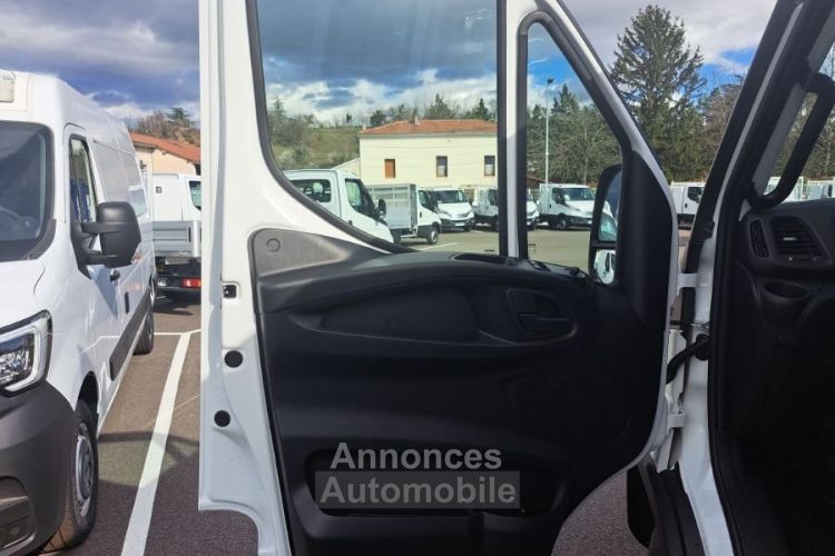 Iveco Daily 35C16 6 PLACES BENNE 48000E HT - <small></small> 57.600 € <small>TTC</small> - #23