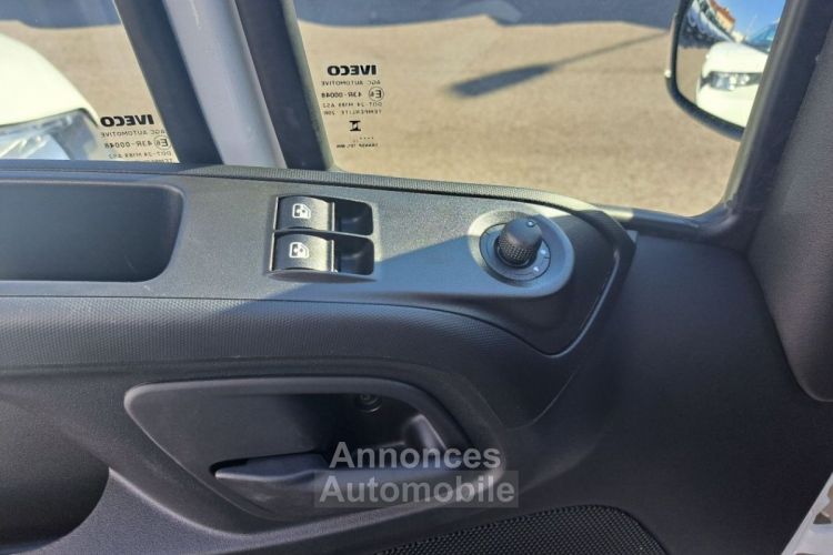 Iveco Daily 35C16 PLATEAU 4M50 48800E HT - <small></small> 58.560 € <small>TTC</small> - #17