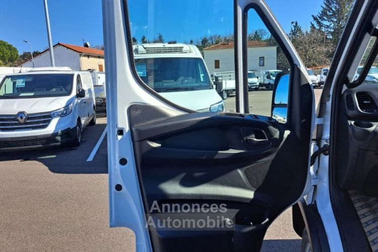 Iveco Daily 35C16 PLATEAU 5M 48900E HT - <small></small> 58.680 € <small>TTC</small> - #23