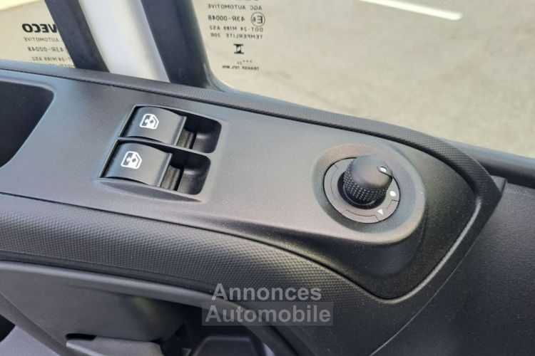 Iveco Daily 35C18 A8 CAISSE HAYON FRIGO 69900E HT - <small></small> 83.880 € <small>TTC</small> - #27