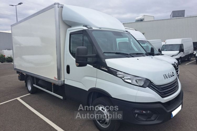 Iveco Daily 35C18 A8 CAISSE HAYON HAUTEUR MOINS 3M 58700E HT - <small></small> 70.440 € <small>TTC</small> - #1