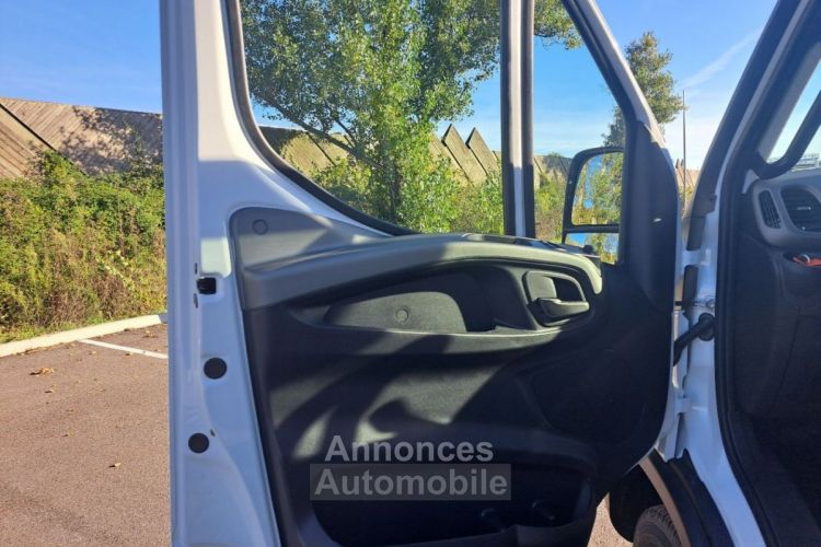 Iveco Daily 35C18 A8 REHAUSSABLE - <small></small> 81.600 € <small>TTC</small> - #23