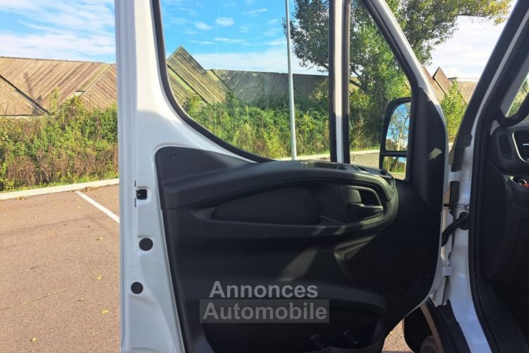 Iveco Daily 35C18 CAISSE SAVOYARDE 57000E HT - <small></small> 68.400 € <small>TTC</small> - #25