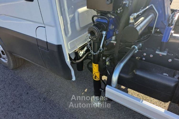 Iveco Daily 35C18 GRUE BENNE 75000E HT - <small></small> 90.000 € <small>TTC</small> - #33