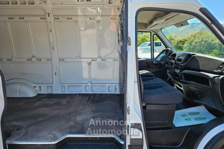 Iveco Daily 35s 2.3 d 150 propulsion 06-2015 ATTELAGE CLIM GALERIE TVA RECUPERABLE - <small></small> 12.000 € <small>TTC</small> - #4