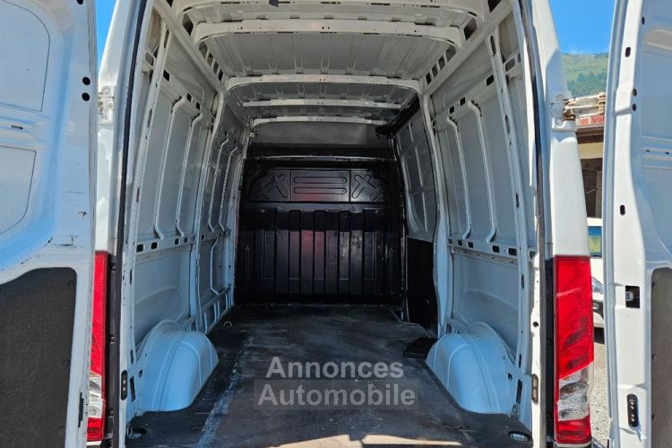 Iveco Daily 35s 2.3 d 150 propulsion 06-2015 ATTELAGE CLIM GALERIE TVA RECUPERABLE - <small></small> 12.000 € <small>TTC</small> - #5