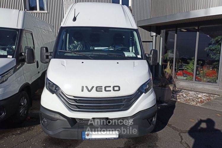 Iveco Daily 35S FG 35S18H 3.0 V18 HI-MATIC - <small></small> 53.880 € <small>TTC</small> - #1