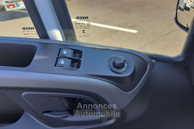 Iveco Daily 35S18 A8 CAISSE HAYON 52000E HT - <small></small> 62.400 € <small>TTC</small> - #22