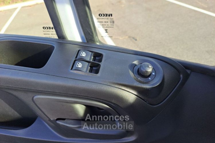 Iveco Daily 35S18 PLATEAU FIXE 52990E HT - <small></small> 63.588 € <small>TTC</small> - #25