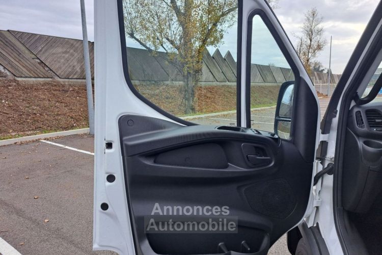 Iveco Daily FOURGON 35C18 A8 L5 FOURGON 17.5 M3 - <small></small> 55.200 € <small>TTC</small> - #24