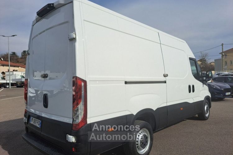 Iveco Daily FOURGON 35S16 V12 - <small></small> 20.388 € <small>TTC</small> - #2