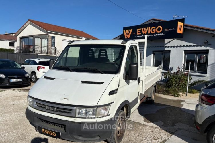 Iveco Daily VU FOURGON 35C10 2.3 D 95 ch UTILITAIRE - <small></small> 6.989 € <small>TTC</small> - #1